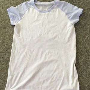 Lululemon T-Shirt